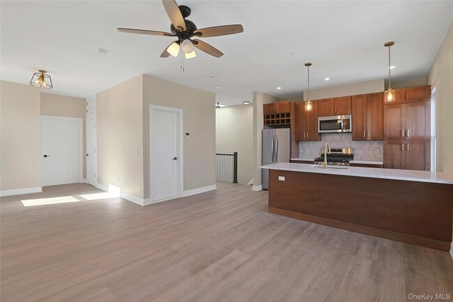 Building Photo - 77 S Broadway