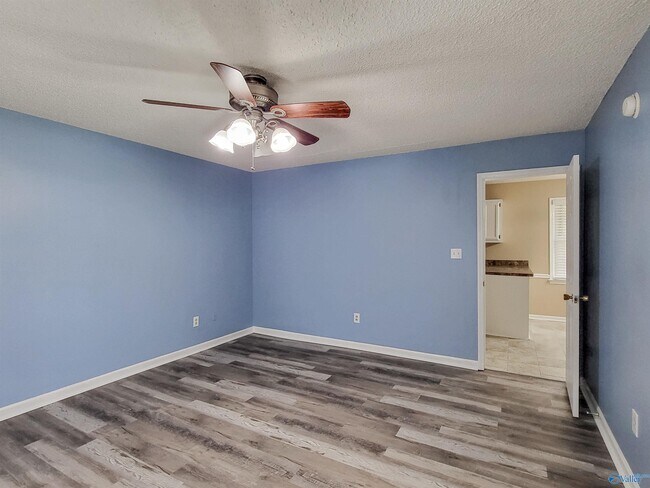 Building Photo - 308 Red Oak Rd