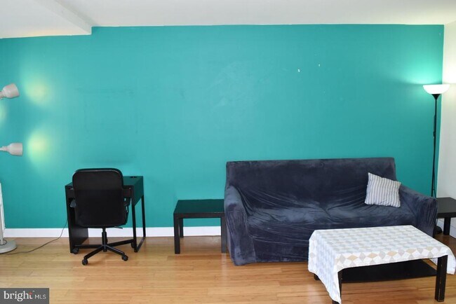 Building Photo - 1111 Arlington Blvd