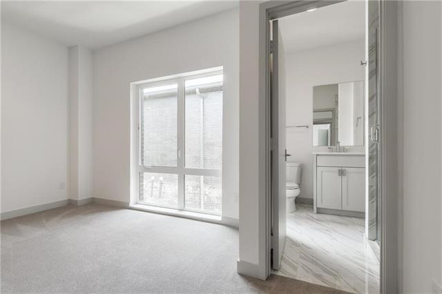 Building Photo - 2290 N Fitzhugh Ave