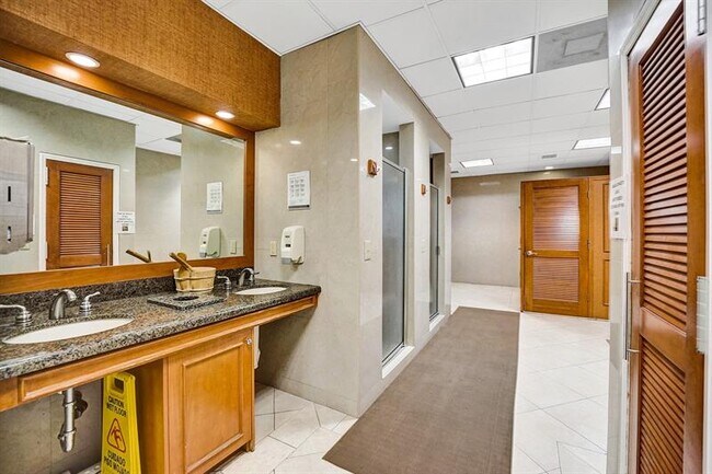 Building Photo - 4280 Galt Ocean Dr