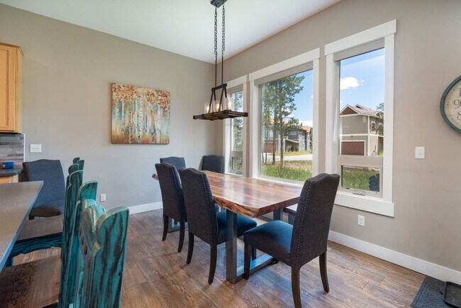 Building Photo - 278 Mountain Willow Dr