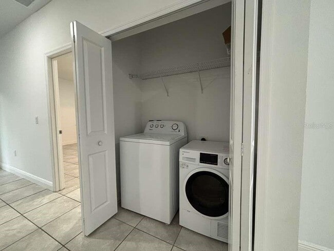 Building Photo - 9130 N Mendoza Way