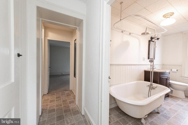 Building Photo - 804 Sanatoga Rd