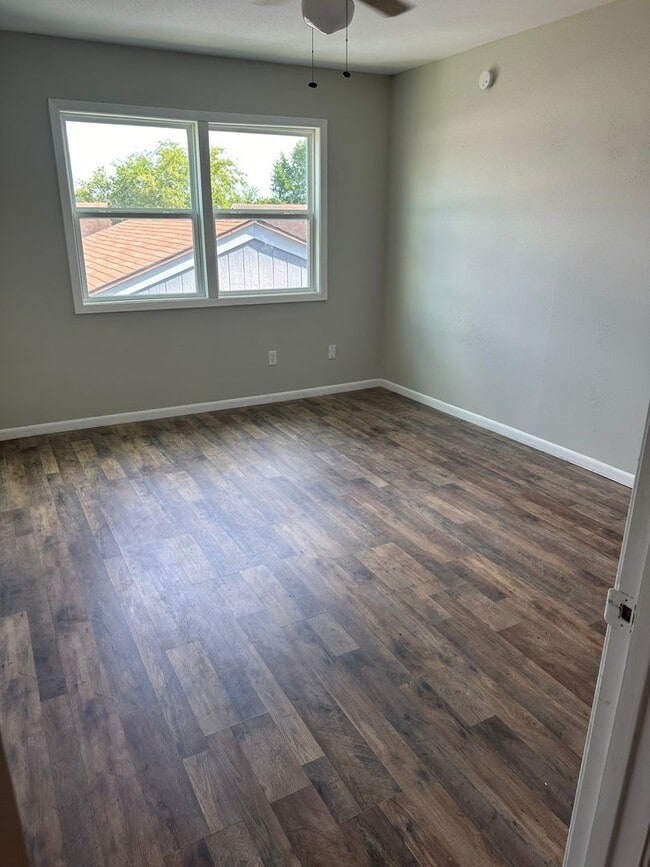 Building Photo - 2 Bedroom Townhome for RENT - WEST END BEA...