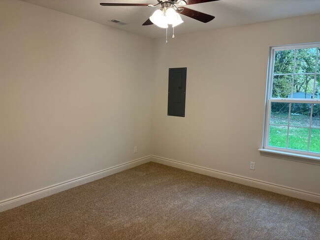 Building Photo - 14 3rd Ave