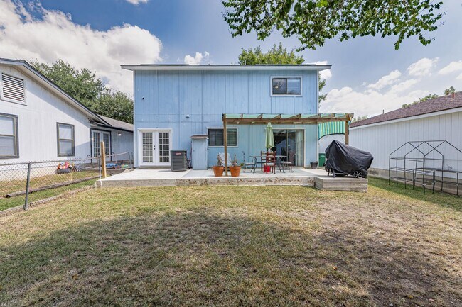 Building Photo - 12811 Huntsman Lake Dr