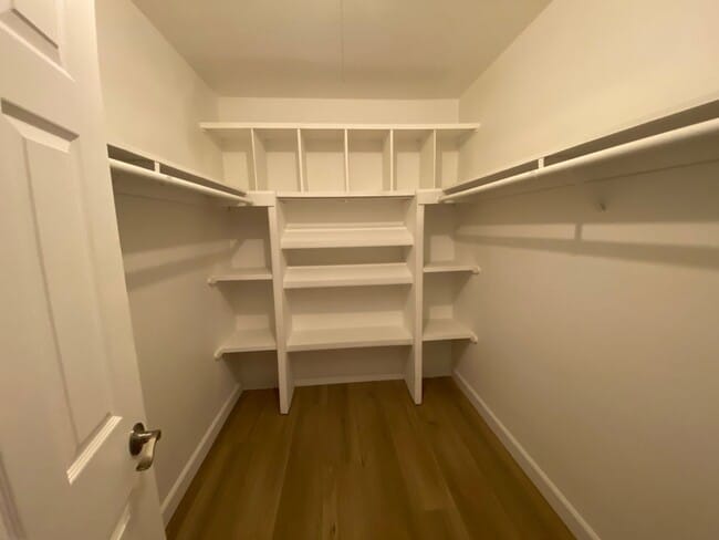 Building Photo - Inviting 3-Bed, 2.5-Bath Townhome: Newly U...