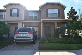 Building Photo - Large, End Unit 5B/3.5B Townhome - Gated Community, Heritage Commons
