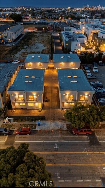 Building Photo - 908 Lakme Ave