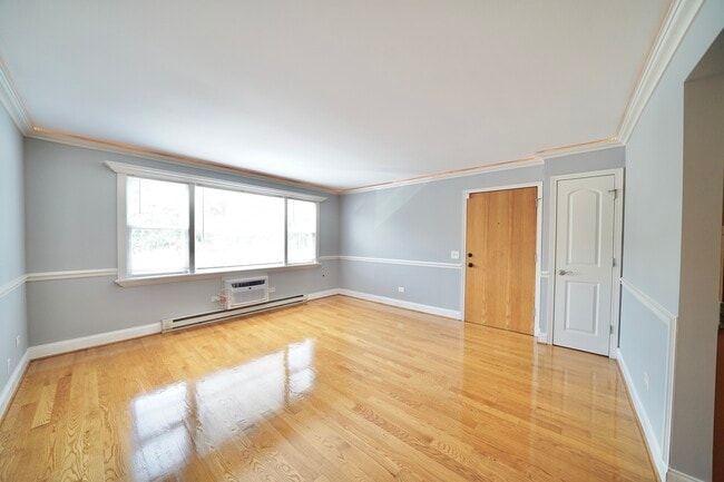 Building Photo - 5037 N East River Rd