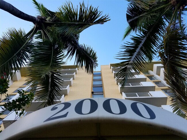 Building Photo - 2000 NE 135th St