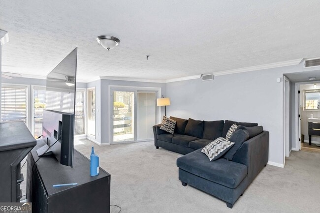 Building Photo - 2006 Riverview Dr