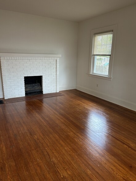 Building Photo - 9477 Highland Ave