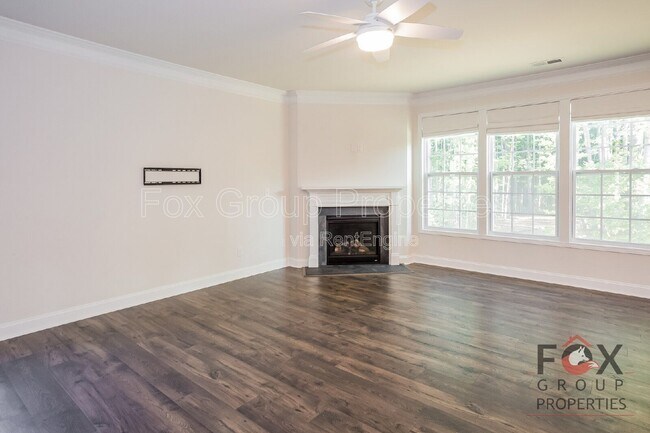 Building Photo - 313 Streamwood Rd