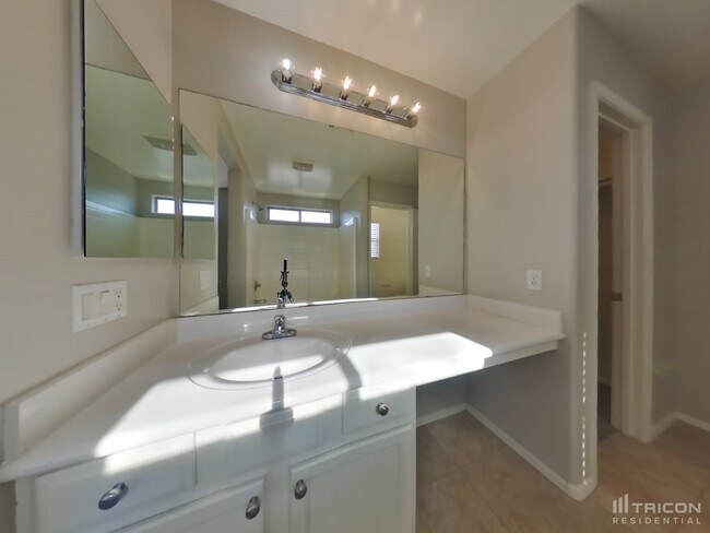 Building Photo - 8053 N 109th Ln