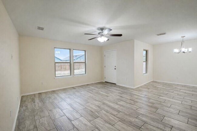 Building Photo - 5822 Doctorado Dr