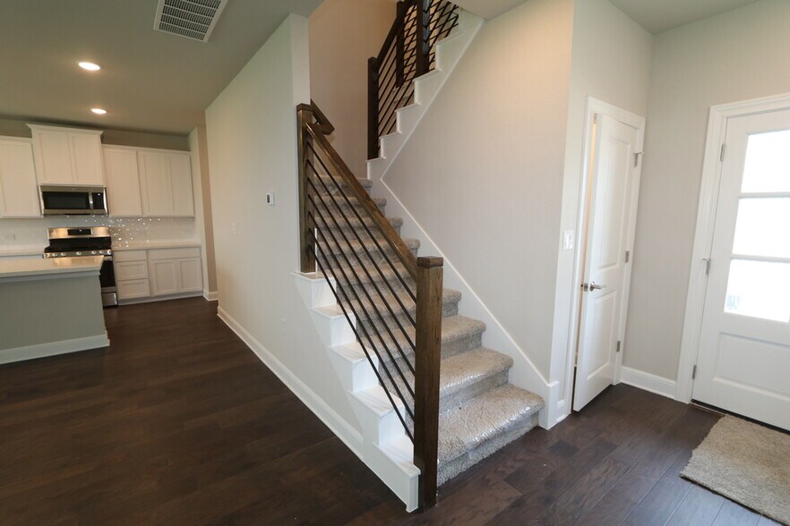 Building Photo - 1607 Alana Falls Ave