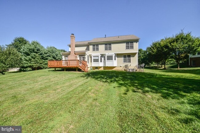 Building Photo - 855 Charwhit Ct
