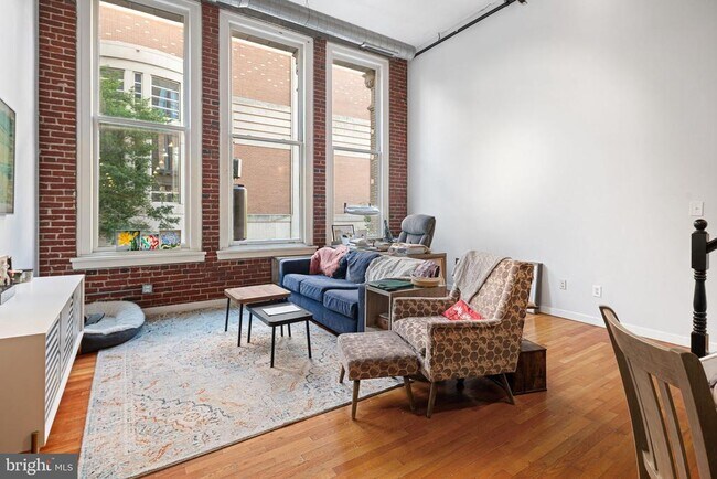 Building Photo - 1027 Arch St