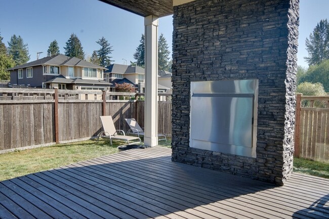 Building Photo - Luxury Oakleigh MainVue Home