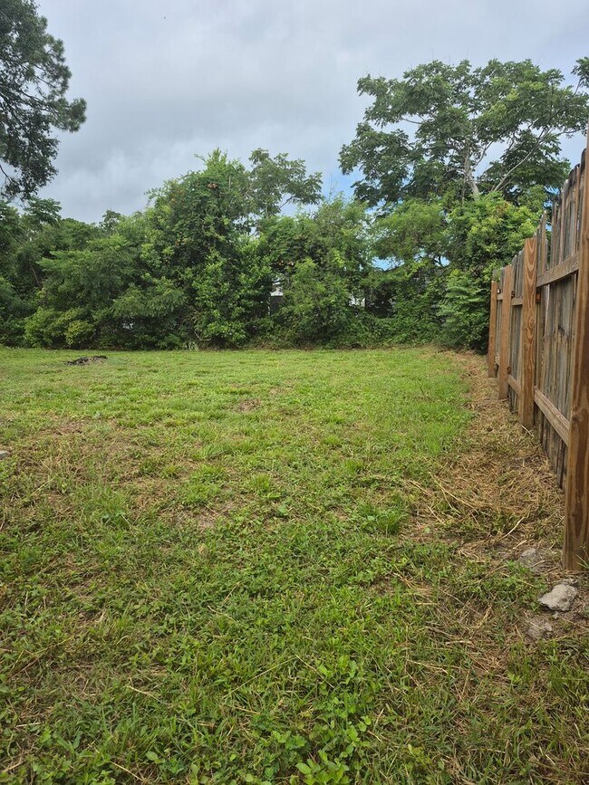 Building Photo - Welcome home