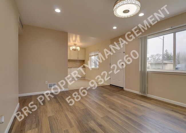 Building Photo - Modern 3-Bed Rental in Prime Warren Locati...