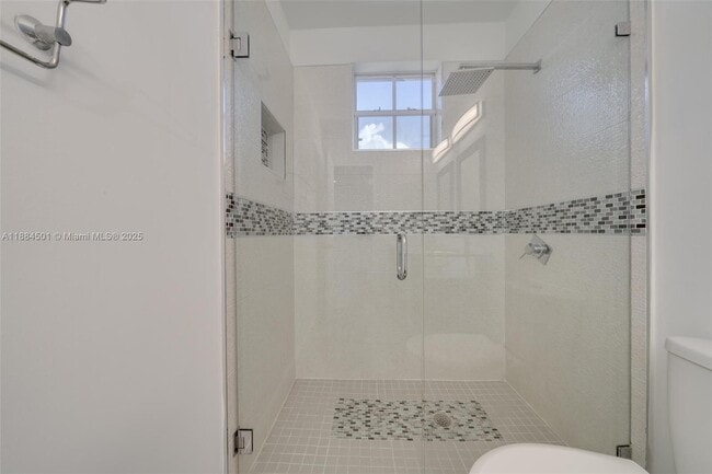 Building Photo - 720 Falling Water Rd