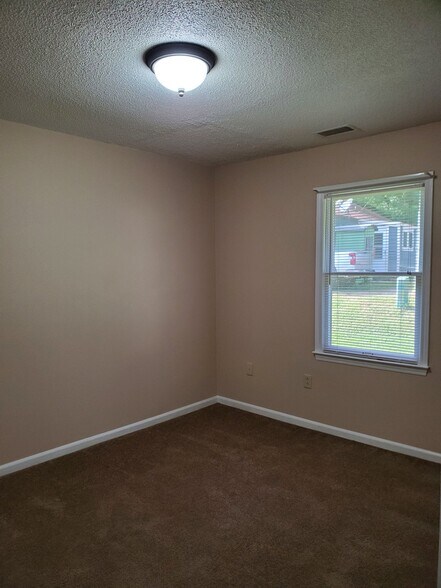 Building Photo - 300 Gurley Dr NW