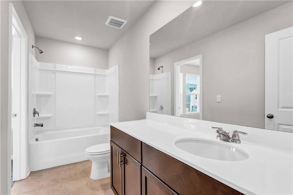 Building Photo - 1575 Villageside Ct