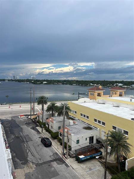 Building Photo - 801 S Ocean Dr