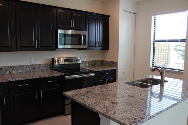 Building Photo - 12951 Anthorne Ln