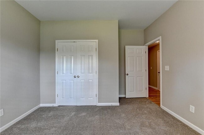 Building Photo - 4020 Edgecomb Dr