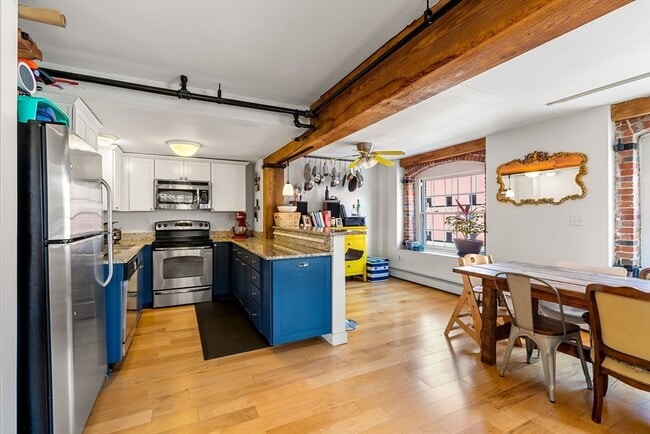 Building Photo - 240 Jackson St