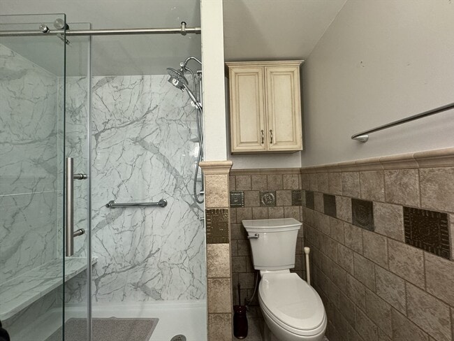 Building Photo - 16 Homestead Ave