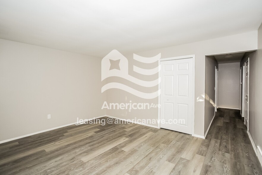 Building Photo - 1957 S Christine St