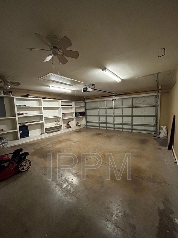Building Photo - 2609 Thomas Ln