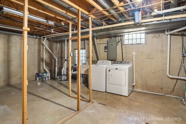 Building Photo - 1407 Wilson Ave