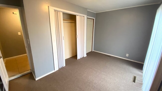 Building Photo - COMING SOON.  2 Bedroom Home for Rent in popular Peoria Heights location!