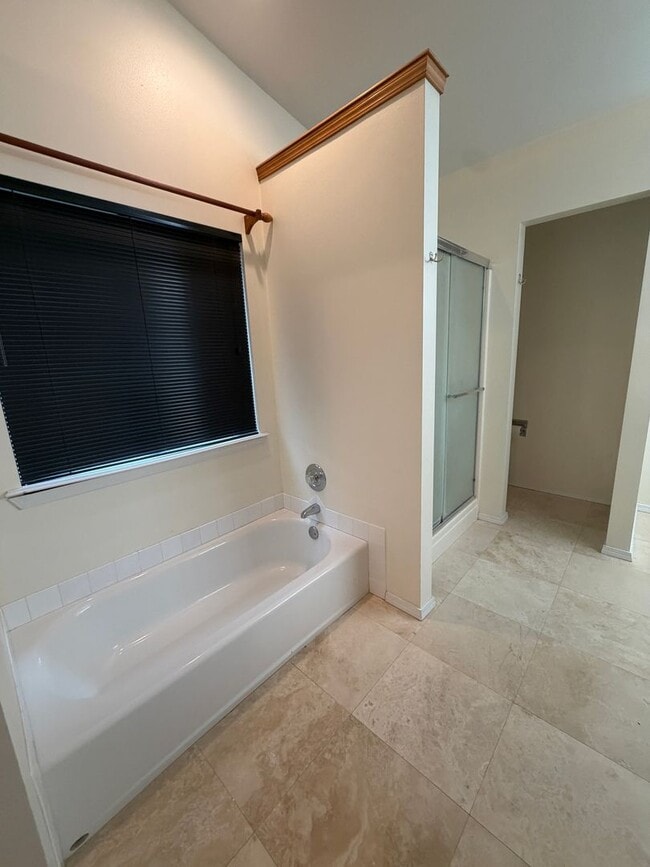 Building Photo - Waterfront home w/Large Dock