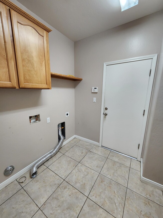 Building Photo - 5104 Villa Bella Ln
