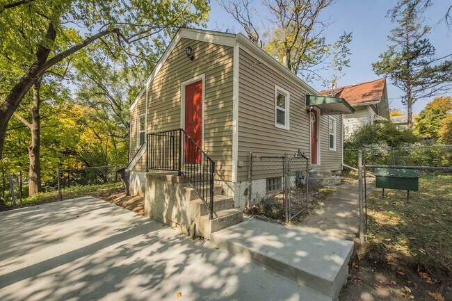 Building Photo - 2 Bedroom for Rent in Des Moines