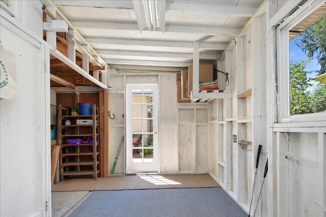Building Photo - 2 Bedroom Cottage in the North End with to...