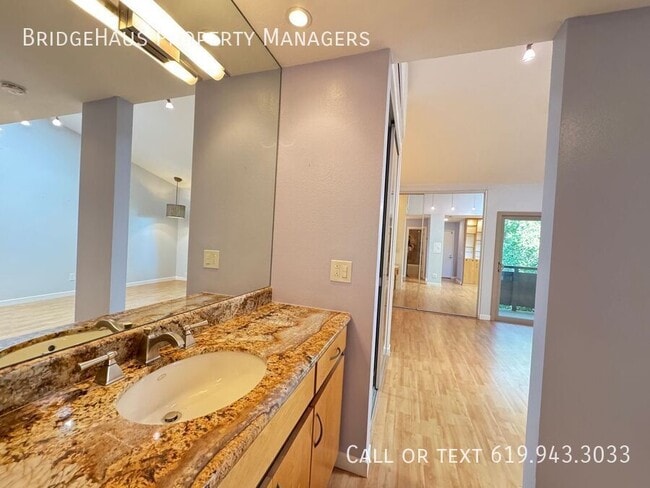 Building Photo - 1625 Hotel Cir S