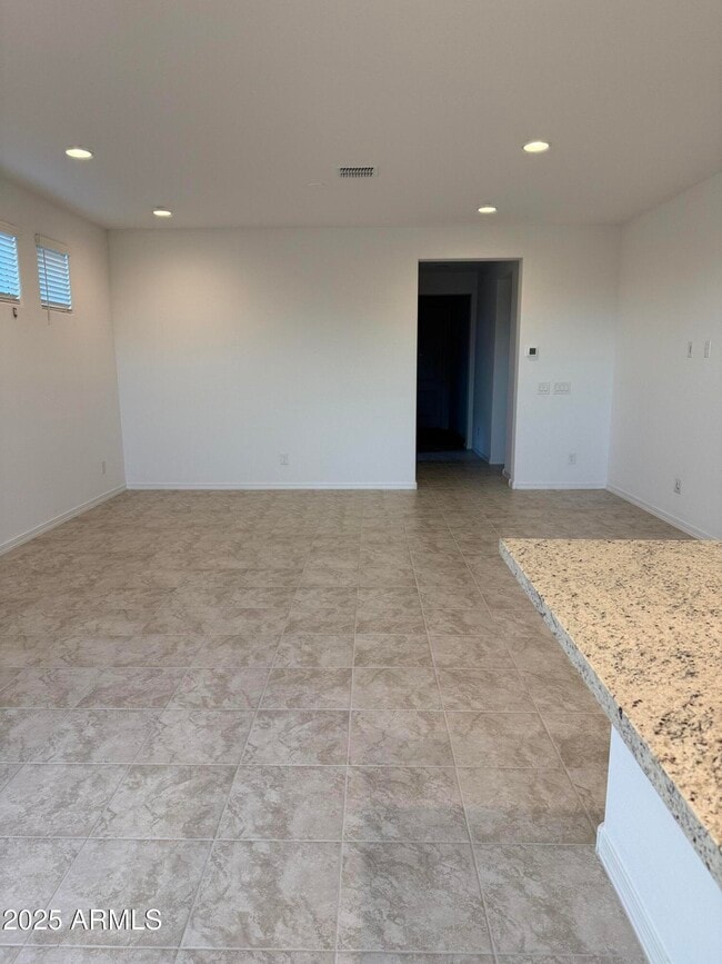 Building Photo - 9973 W Mitchell Ave