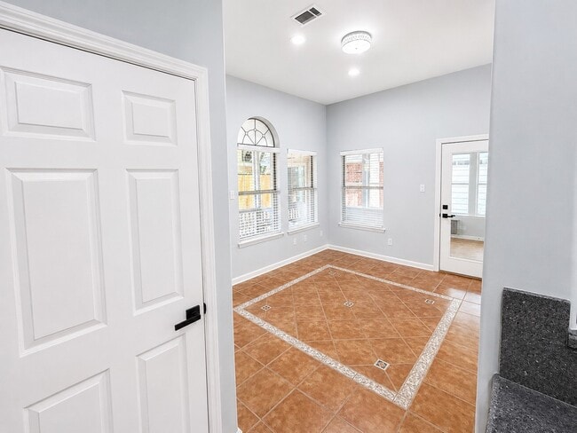 Building Photo - 22 Cypress Bayou Ct