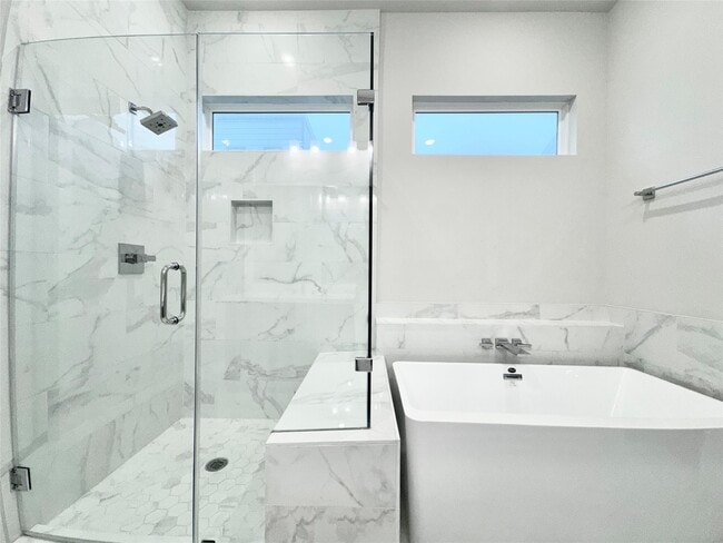 Building Photo - 5815 Fairdale Ln