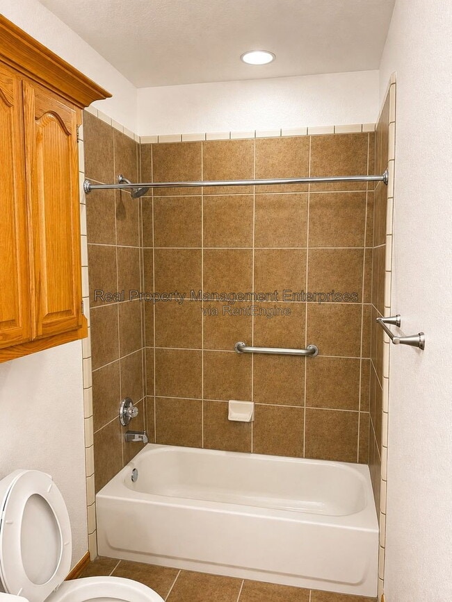 Building Photo - 4713 Castle Bay Cove