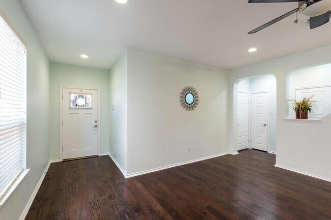 Building Photo - 404 Buttercup Creek Blvd