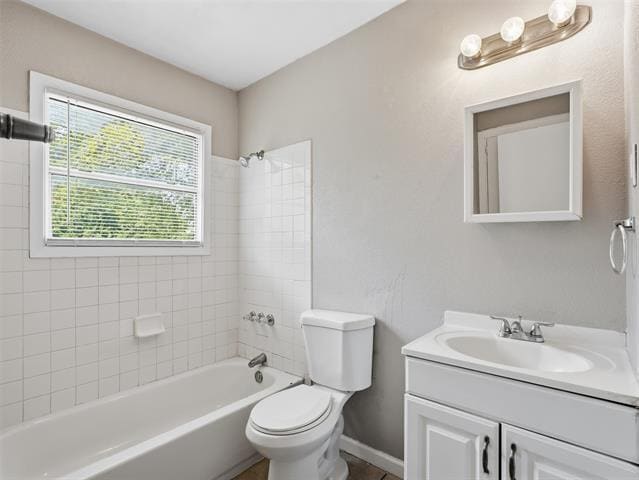 Building Photo - 2025 Westchester Dr